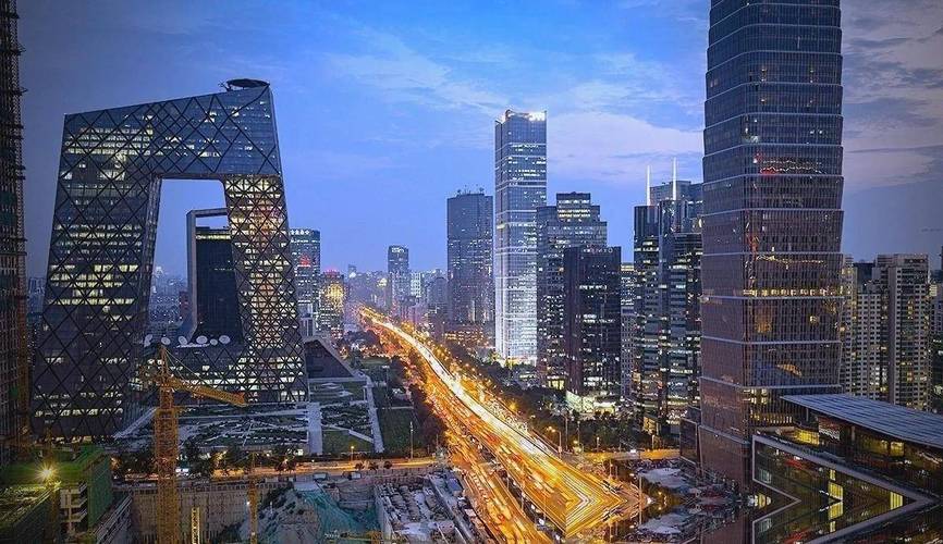 中国经济半年报 近70万亿背后的增长重构与房地产业的变局
